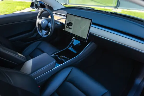 Tesla Model 3 Standard Range Plus RWD 6