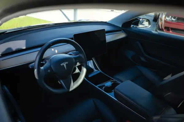 Tesla Model 3 Standard Range Plus RWD 7