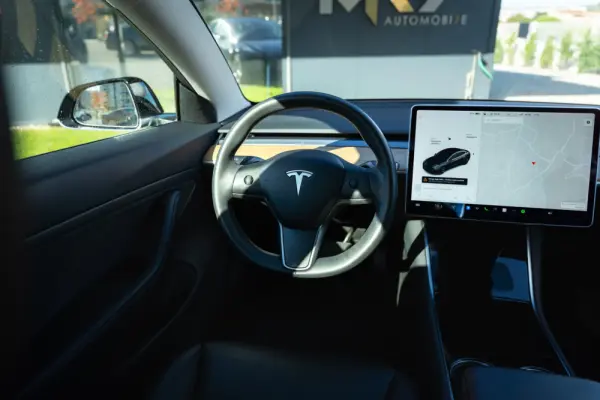Tesla Model 3 Standard Range Plus RWD 8