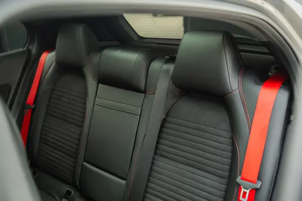 Mercedes-Benz GLA 45 AMG 21