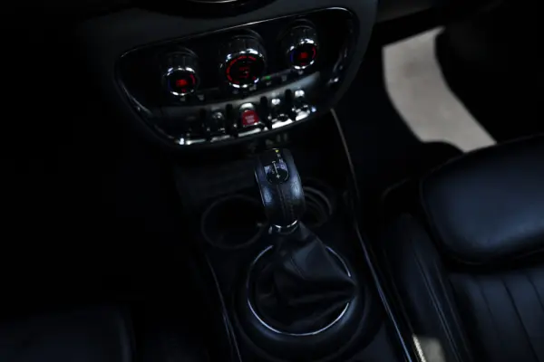 MINI Clubman Cooper D Sport Edition Auto 13