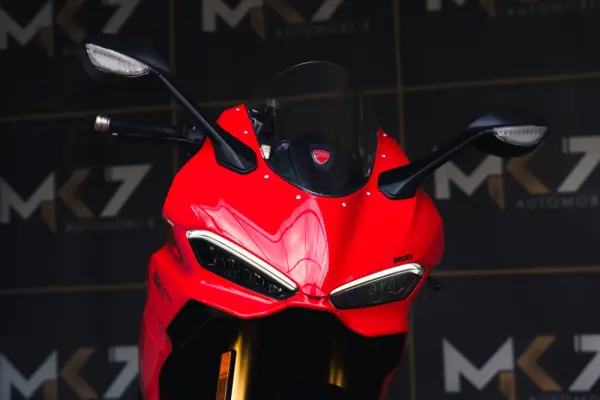 Ducati Panigale V2 V2S 2025 2