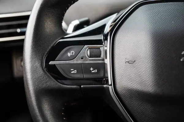 Peugeot 3008 1.6 Hybrid Allure Pack e-EAT8 17