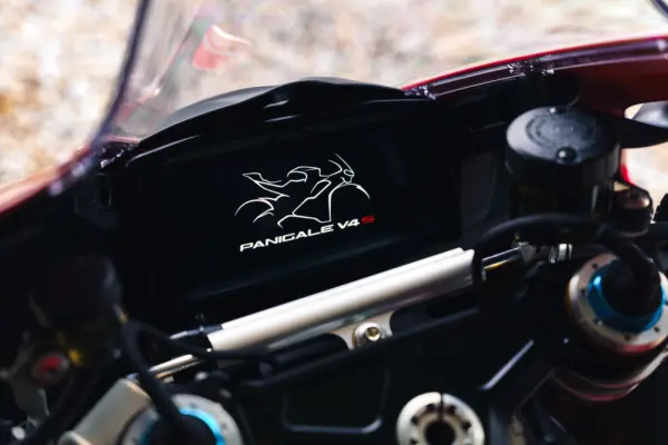 Ducati Panigale V4 S 2025 17