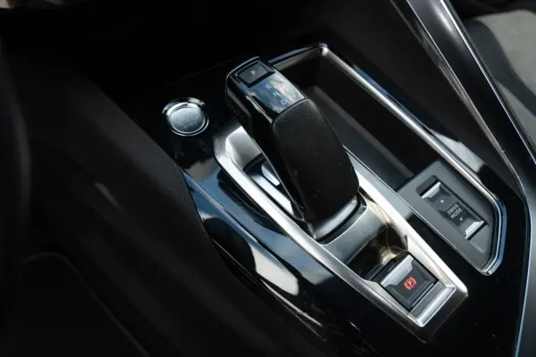 Peugeot 3008 1.6 Hybrid GT Line e-EAT8 10