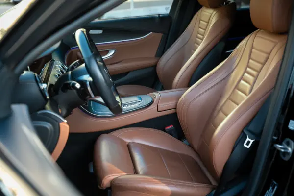 Mercedes-Benz E 300 de 4Matic 9G-TRONIC AMG Line 39