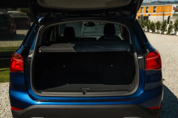 BMW X1 sDrive18d Sport Line 6