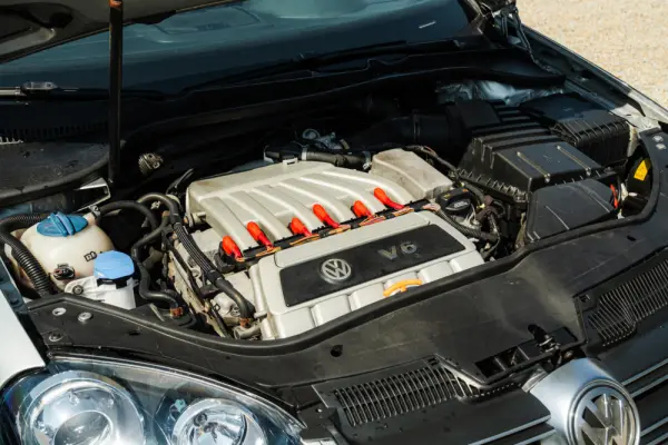 Volkswagen Golf 3.2 R32 4Motion DSG 32