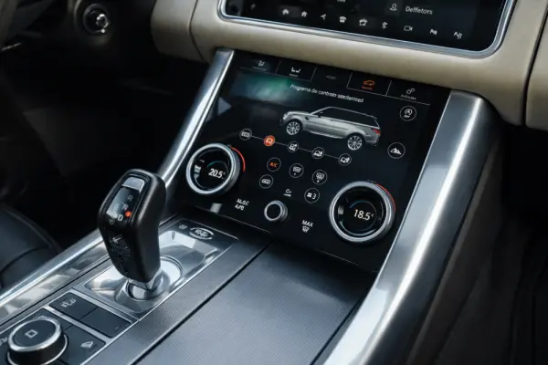 Land Rover Range Rover Sport SDV6 Black Edition 8