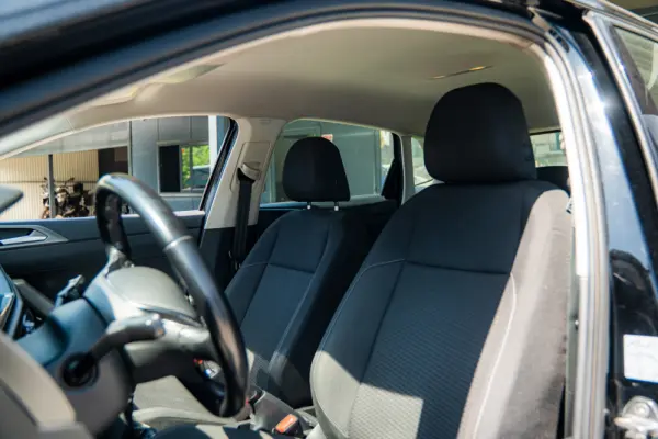 Volkswagen Polo 1.6 TDI Confortline 6