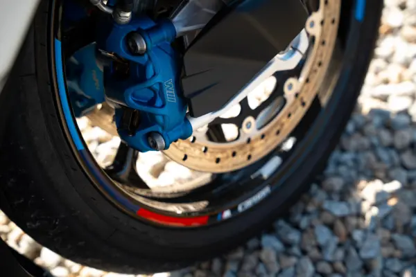 BMW S 1000 RR PACK M + LINHA COMPLETA AKRAPOVIC 19