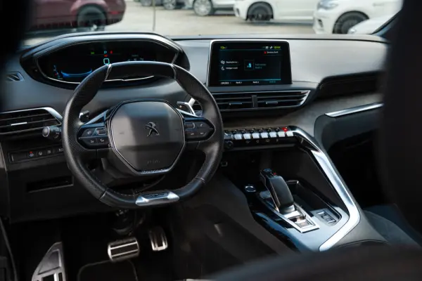 Peugeot 3008 1.6 Hybrid GT Line e-EAT8 6