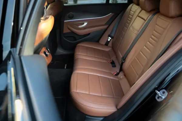 Mercedes-Benz E 300 de 4Matic 9G-TRONIC AMG Line 35