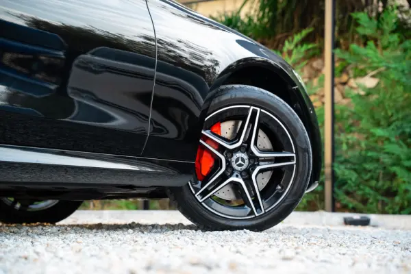 Mercedes-Benz E 300 de 4Matic 9G-TRONIC AMG Line 19