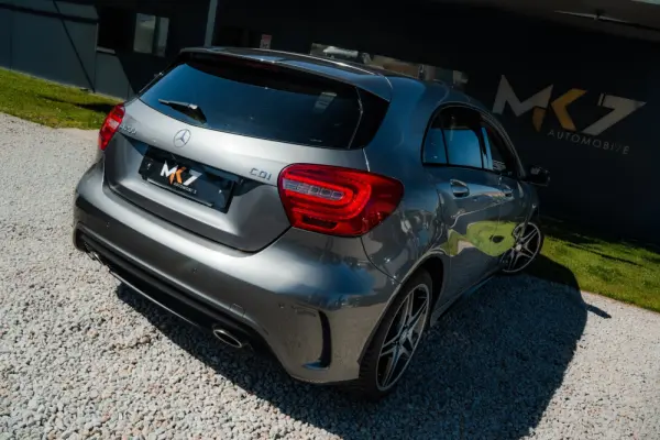 Mercedes-Benz A 200 d AMG Line Aut. 32