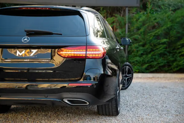 Mercedes-Benz E 300 de 4Matic 9G-TRONIC AMG Line 14