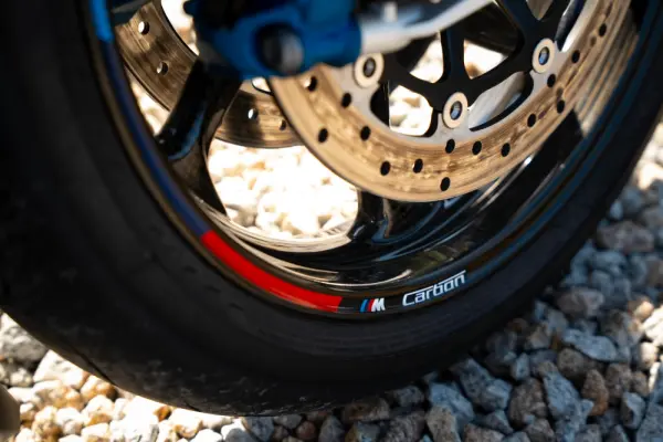 BMW S 1000 RR PACK M + LINHA COMPLETA AKRAPOVIC 13