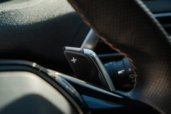 Peugeot 3008 1.6 Hybrid GT Line e-EAT8 21