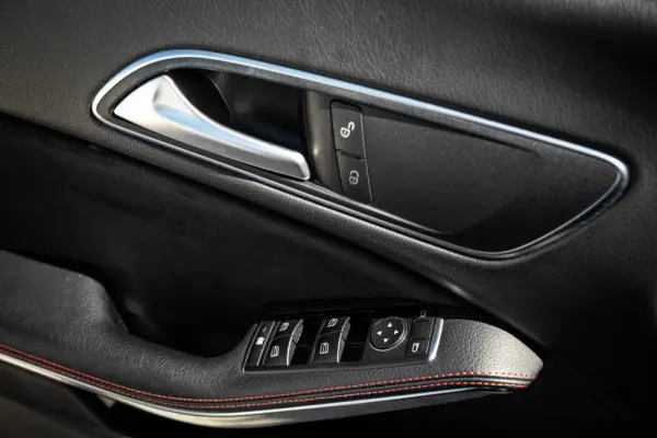Mercedes-Benz CLA 180 (CDI) d AMG Line 9