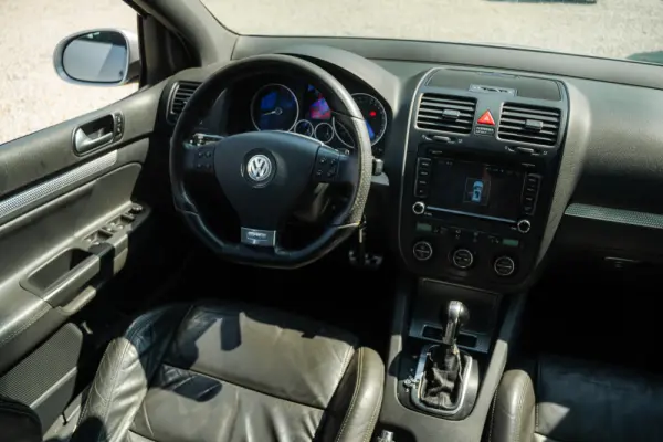Volkswagen Golf 3.2 R32 4Motion DSG 8