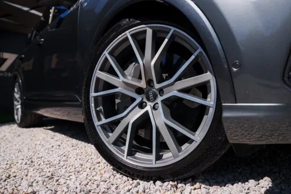 Audi SQ7 4.0 TDI V8 quattro Tiptronic 7L 32