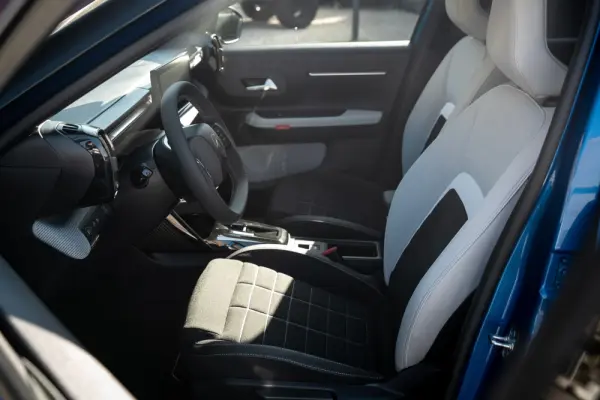 Citroen C3 Hybrid 110 ë-DCS6 PLUS 8
