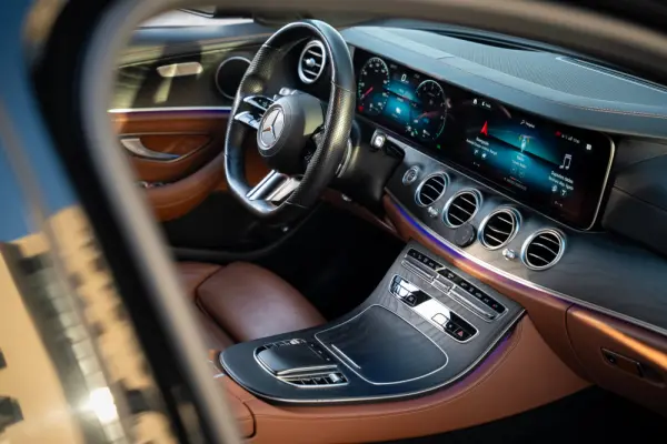 Mercedes-Benz E 300 de 4Matic 9G-TRONIC AMG Line 57