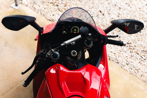 Ducati Panigale V4 S 2025 5