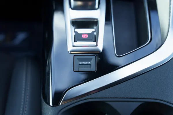 Peugeot 3008 BlueHDi 130 Stop & Start EAT8 GT Pack 27