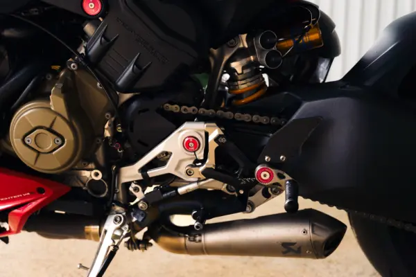 Ducati Streetfighter V4S + AKRAPOVIC 14