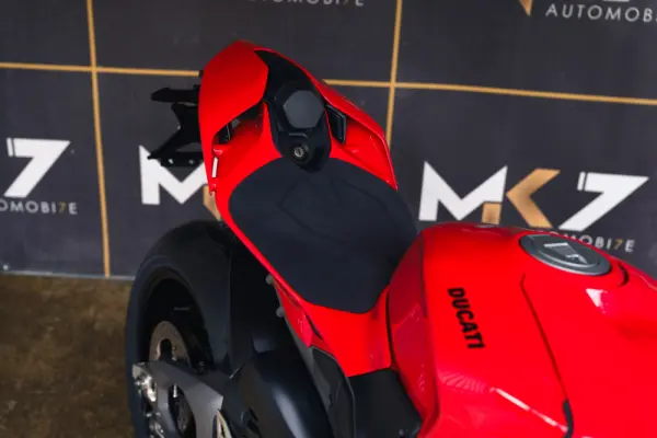 Ducati Panigale V4 S 2025 3