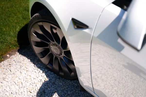 Tesla Model 3 Performance Dual Motor AWD 26