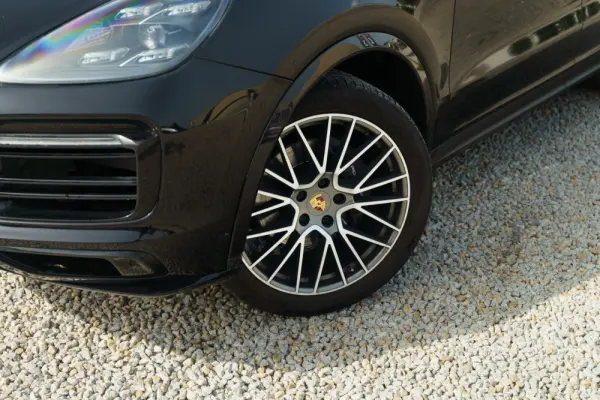 Porsche Cayenne Coupé E-Hybrid Platinum Edition 15