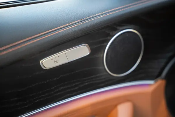 Mercedes-Benz E 300 de 4Matic 9G-TRONIC AMG Line 24