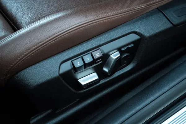 BMW 228 i Pack M Auto 27