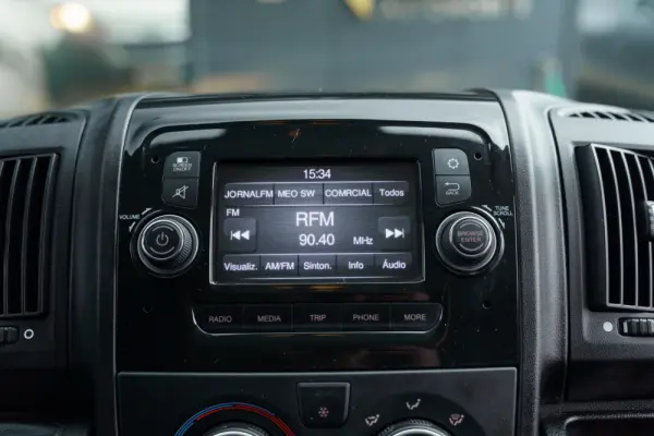 Peugeot Boxer 2.2 BlueHDi 335 L2 CD 10