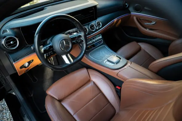Mercedes-Benz E 300 de 4Matic 9G-TRONIC AMG Line 5