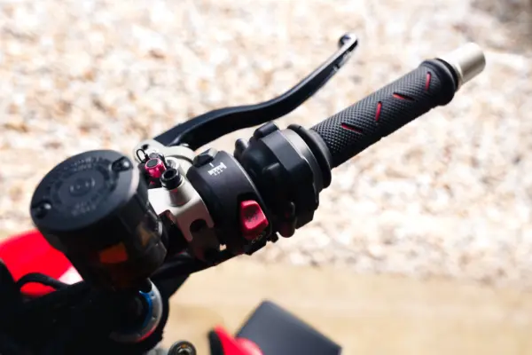 Ducati Streetfighter V4S + AKRAPOVIC 10