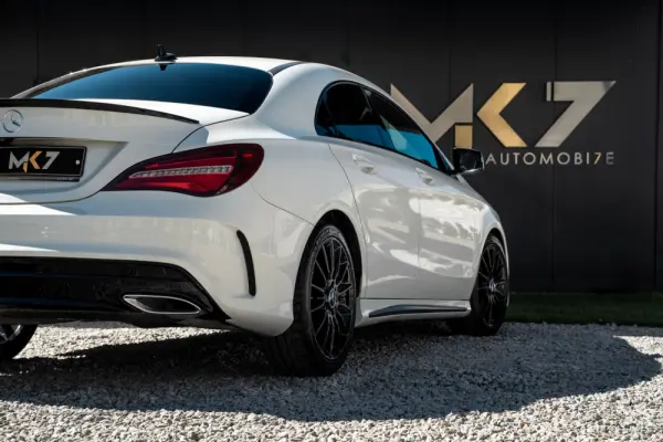 Mercedes-Benz CLA 180 (CDI) d AMG Line 4