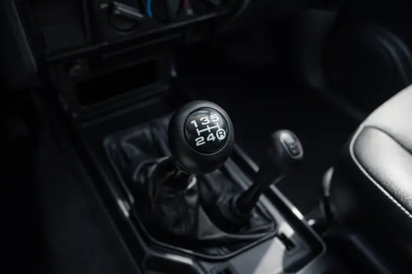 Toyota Land Cruiser 3.0 TD Pack 2 10