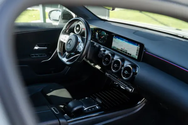 Mercedes-Benz A 180 d 7G-DCT AMG Line 11