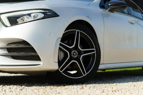 Mercedes-Benz A 180 d 7G-DCT AMG Line 5