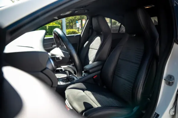 Mercedes-Benz CLA 180 (CDI) d AMG Line 7
