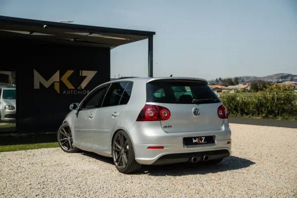Volkswagen Golf 3.2 R32 4Motion DSG 4