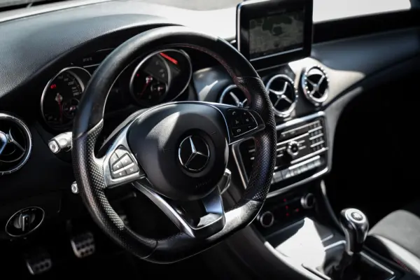Mercedes-Benz CLA 180 (CDI) d AMG Line 5