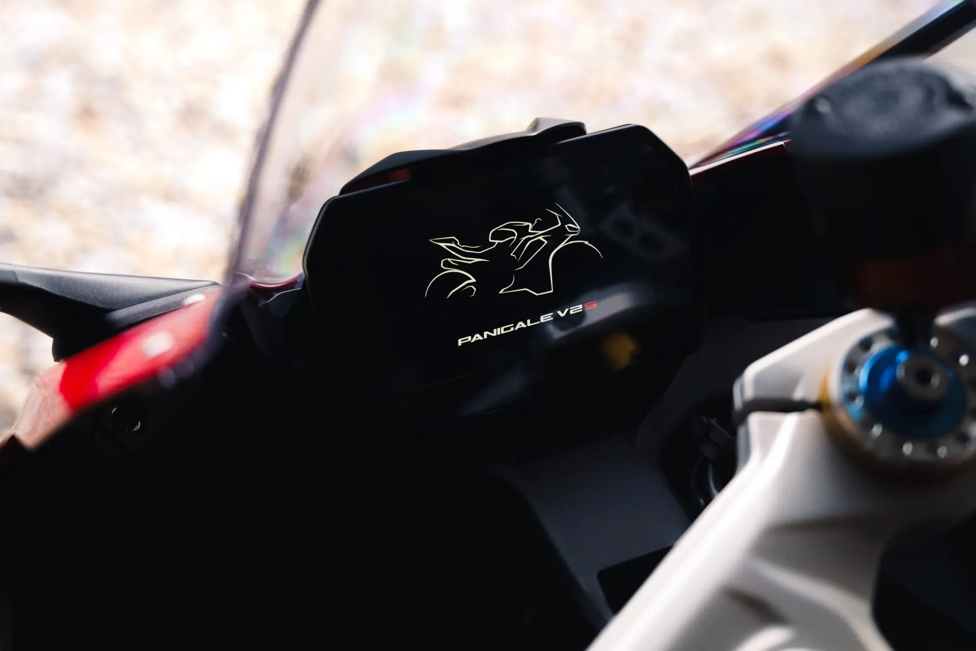 Ducati Panigale V2 V2S 2025 14