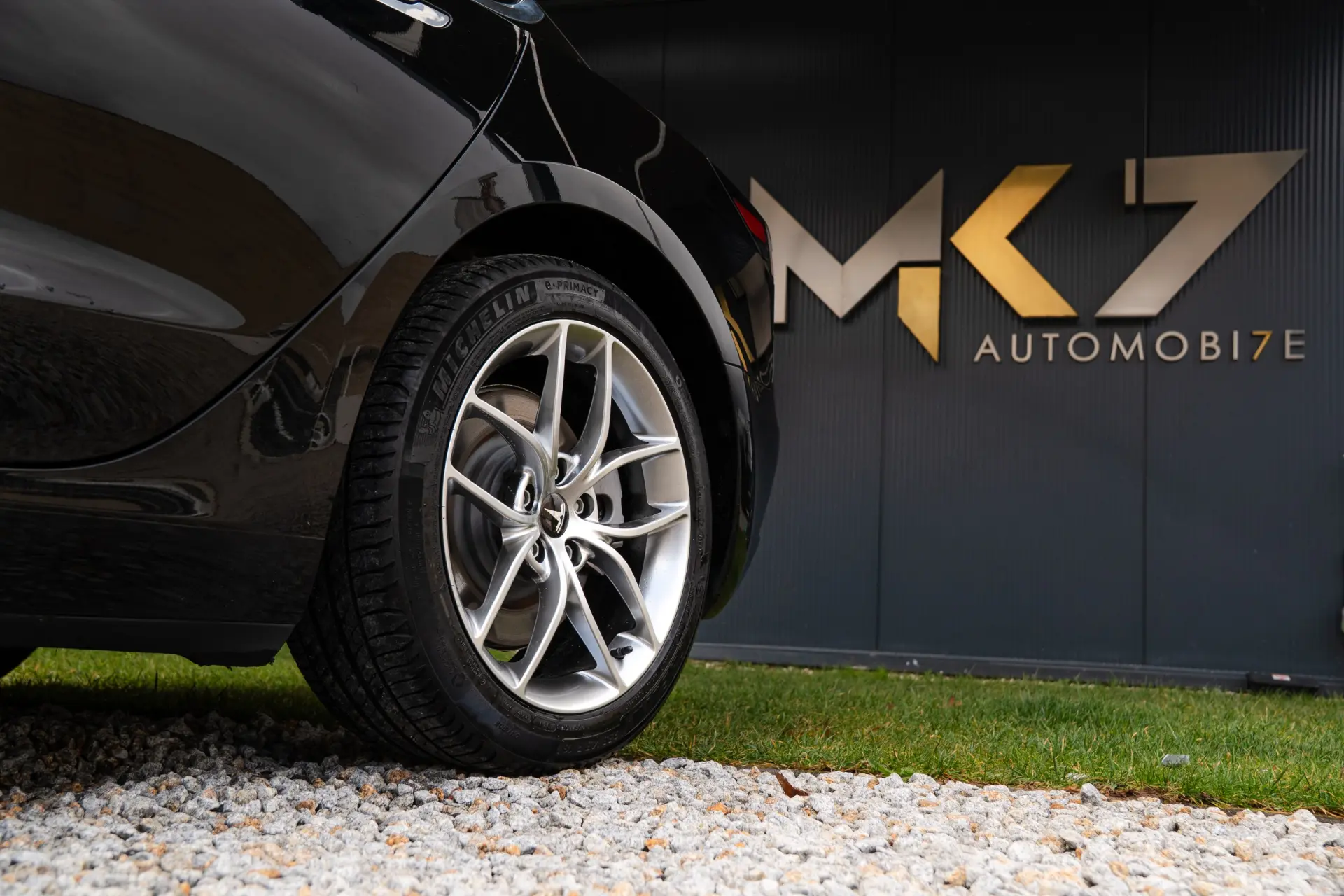 Tesla Model 3 Standard Range Plus RWD 4