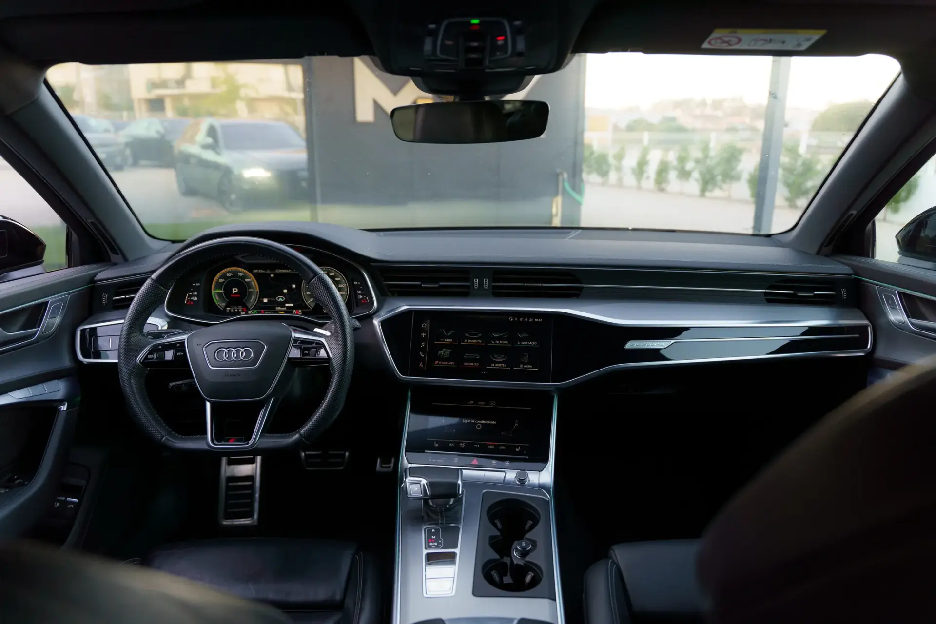 Audi A6 Avant 55 TFSIe quattro S line S tronic 10