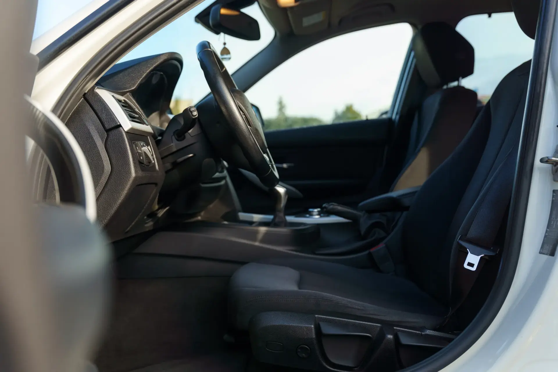 BMW 318 d Line Sport 19