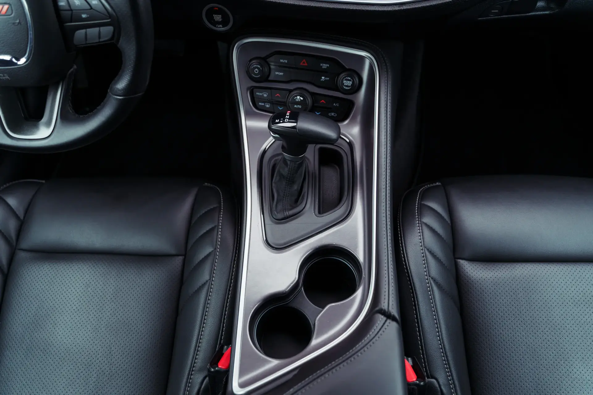 Dodge Challenger Auto SXT Plus 11